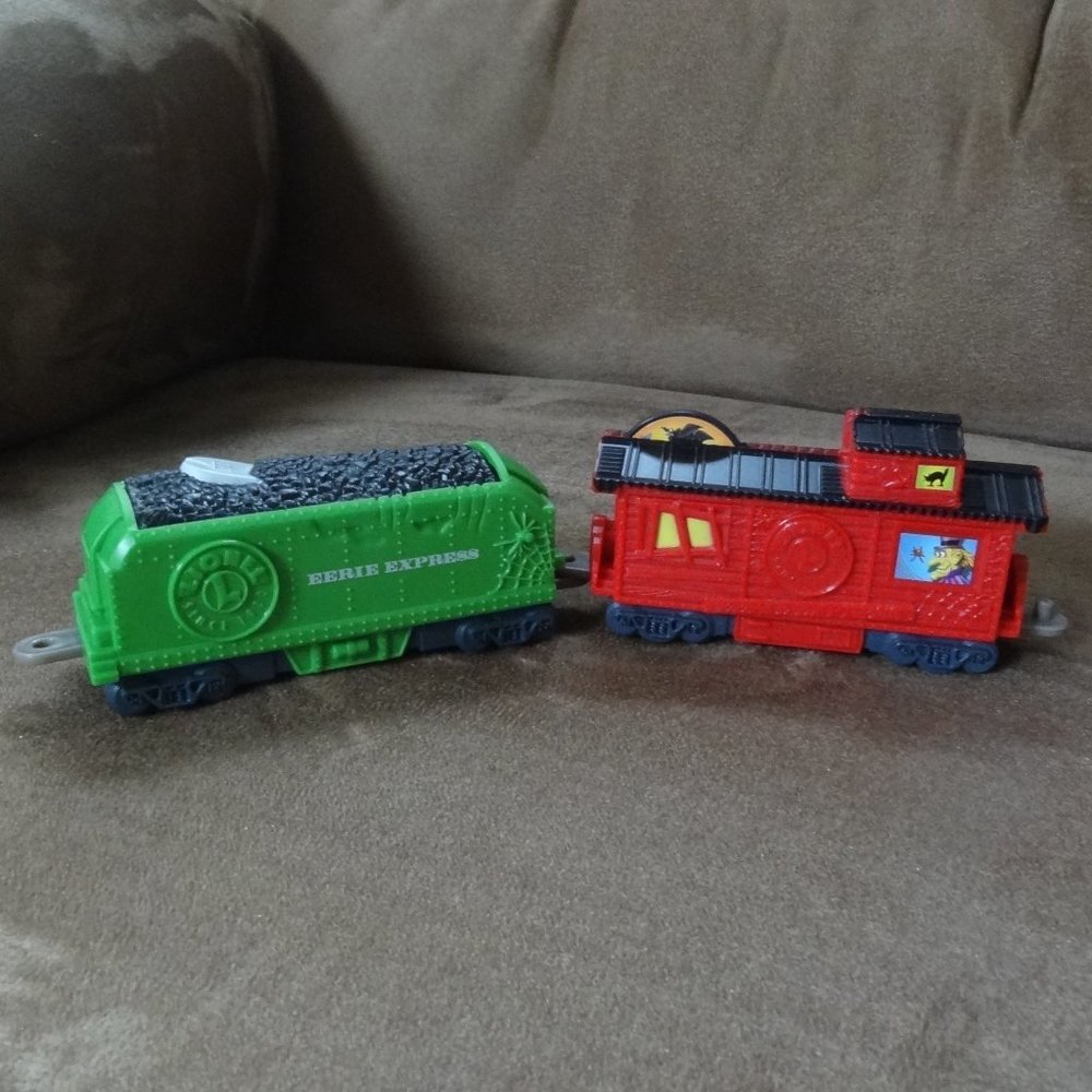 LIONEL ~ EERIE EXPRESS Train Cars ~ Wendy’s ~ Like NEW